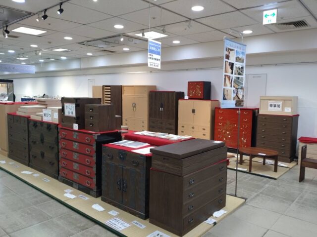 2022年凄腕職人街と日本の伝統的工芸品展　大阪泉州桐箪笥