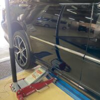 車のタイヤも前後ローテーションが必要です。