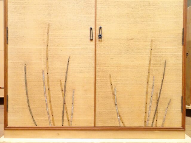  とくさ蒔絵入り桐衣裳箪笥　洗い替え修理後の写真　田中家具製作所 
