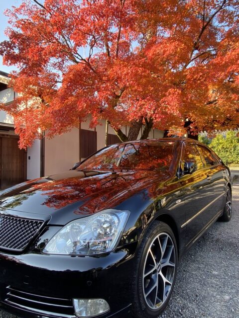 盧山寺　紅葉　トヨタ　クラウン　画像