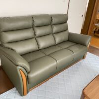 本革のラグレーソファーをお届けさせていただきました。