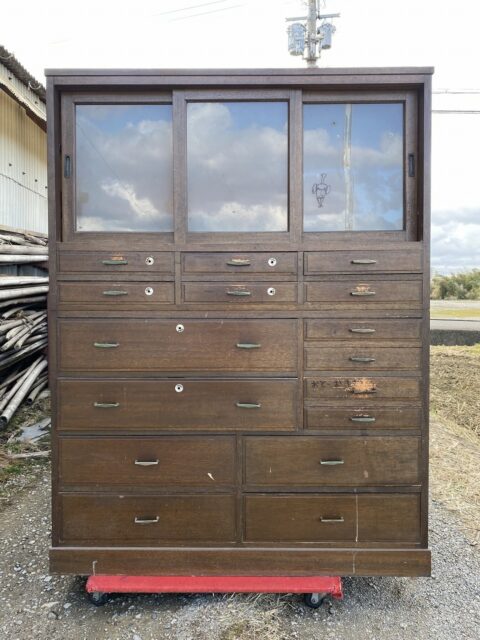 昔のいい洋家具風の和家具のお写真　田中家具製作所