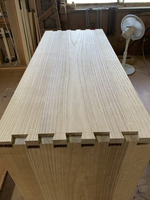 木目にこだわる初音の家具
