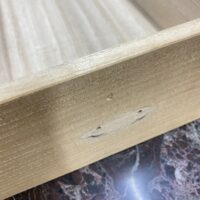 桐箪笥の社長ブログ　取れた金具をなおせてよかったです。