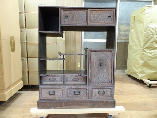 100年ほど前のとても品質のいい和棚 田中家具製作所