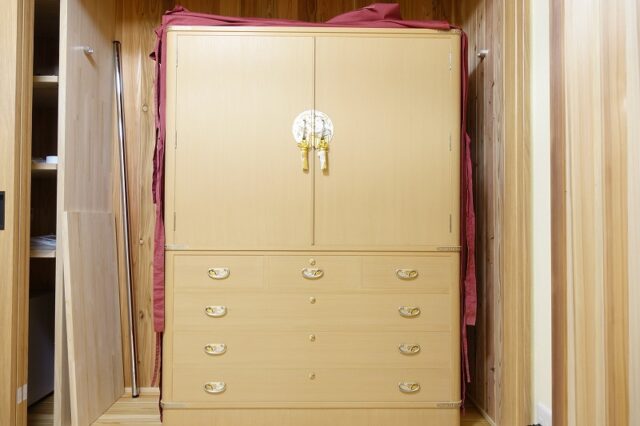 桐箪笥の社長ブログ 大阪泉州桐箪笥の初音の桐箪笥は日本で最も高品質な桐箪笥です。