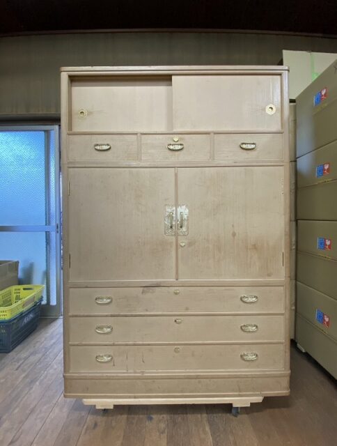 桐箪笥の洗い替え修理前の写真 田中家具製作所 桐箪笥の洗い替え修理前の写真 田中家具製作所