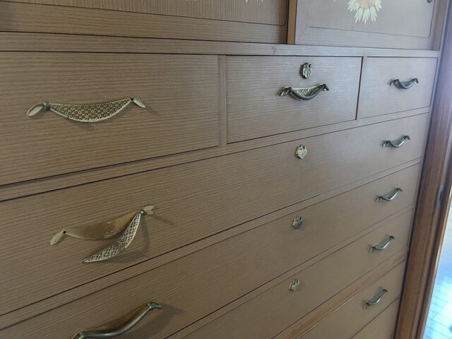 金具が壊れた桐たんすの修理対応　田中家具製作所