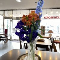 桐箪笥の社長ブログ 生花を飾るとお店の中がお花のいい香りにつつまれて、心が癒されます。