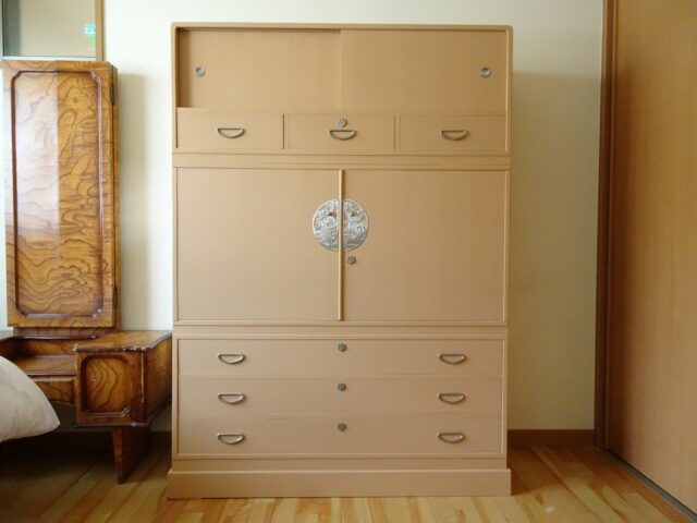 桐箪笥の洗い替え修理後の写真 田中家具製作所 桐箪笥の洗い替え修理後の写真 田中家具製作所