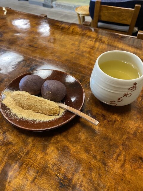粟餅　処　澤屋　京都北野　粟餅のこし餡ときな粉