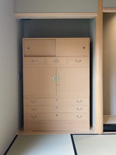 桐箪笥の社長ブログ 洗い替え修理の桐箪笥こんないい所に置かせていただきました。