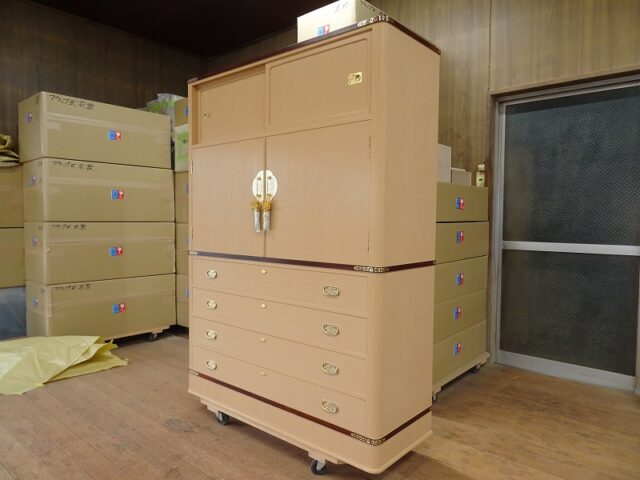 桐箪笥の社長ブログ 美しい大阪泉州桐箪笥が出来上がりました。