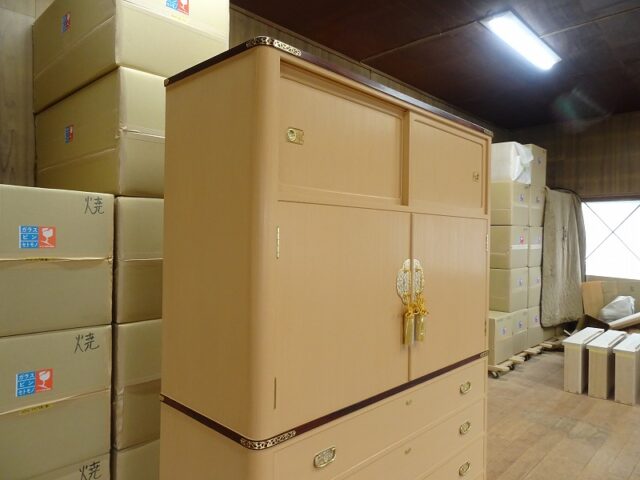 紫檀材を使用した最高級大阪泉州桐箪笥 紫檀材を使用した最高級大阪泉州桐箪笥