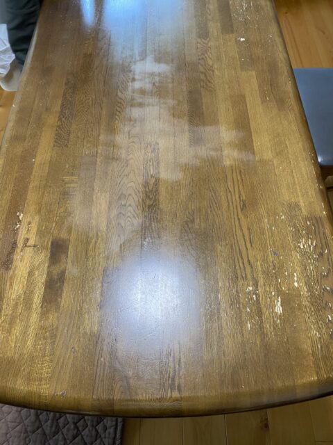 桐箪笥の社長ブログ　カリモク家具のダイニングテーブルの再塗装のご依頼です。